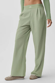 Alo Yoga Suit Up Trouser (Regular) — Dune Grass